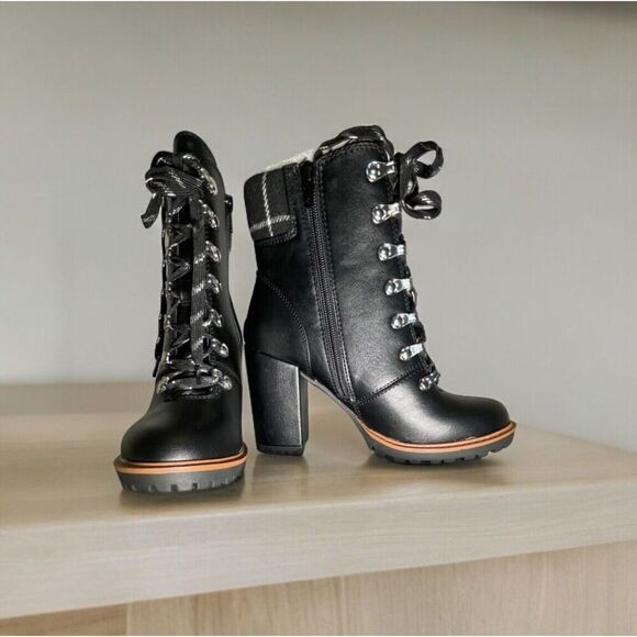 SUN STONE Womens Black Lace Up Octavia Round Toe Block Heel Hiking Boots, 9M - Picture 1 of 13